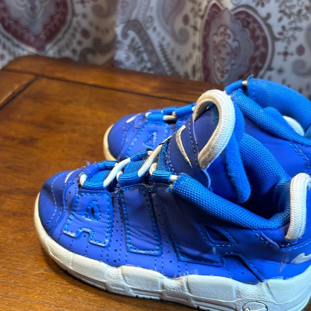Nike Kids Royal Blue and White Sneakers